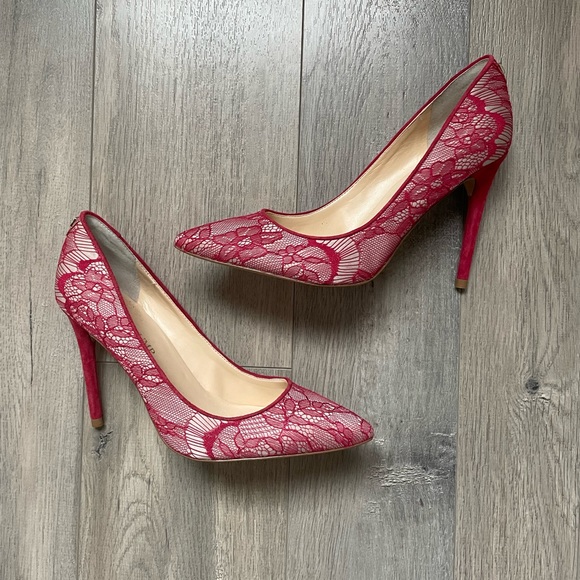 BOGO Stunning Red Floral Lace Heels NWOT - Picture 2 of 6